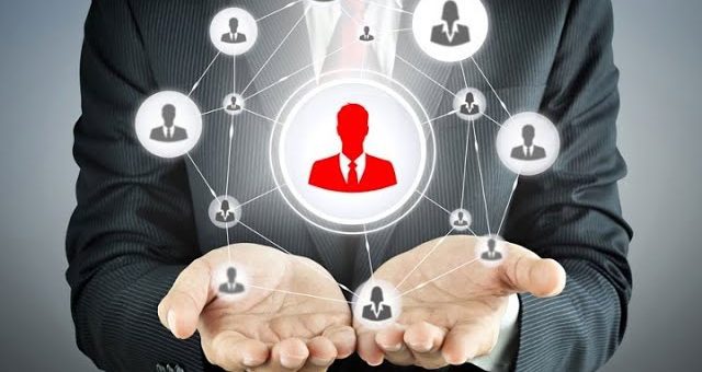 Cómo la teoría del capital humano afecta a la educación y la formación laboral
