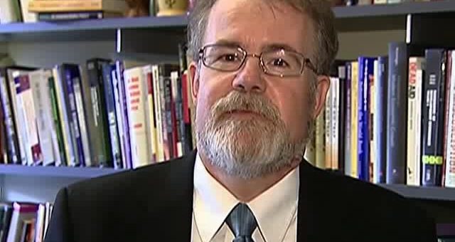 William Easterly y su crítica a la ayuda internacional y el desarrollo económico