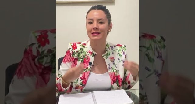 Cómo gestionar un conflicto por cambios inesperados en las tarifas de una tarjeta